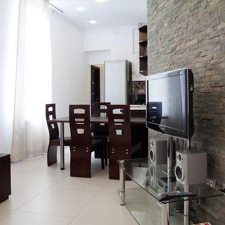 Your Comfortable Stay In Apartment Next To Opera House Leopoli Esterno foto